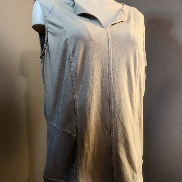 Women's | Sleeveless Top | XL - Picture 4 of 9